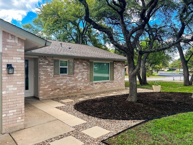 Building Photo - 7736 Croftwood Dr