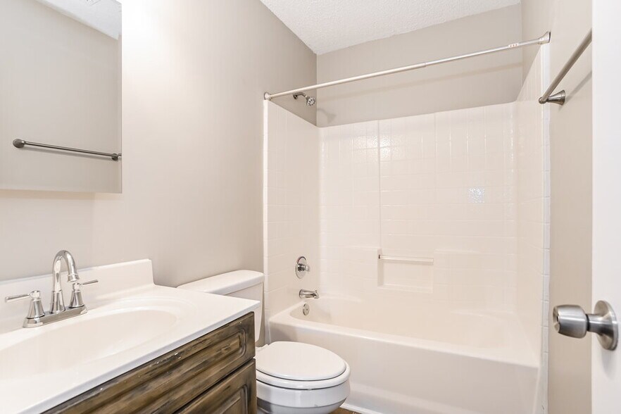 Building Photo - 941 Milkwood Ln