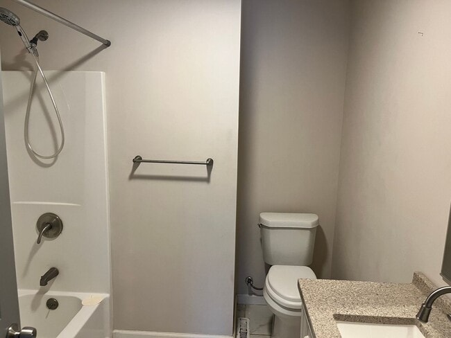Building Photo - **Spacious 5-Bedroom Home with Modern Upda...