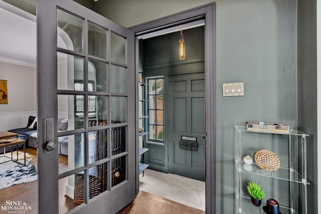 Building Photo - 276 Lewiston Rd