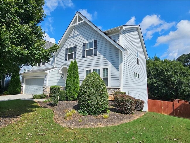Building Photo - 3750 Thackary Dr