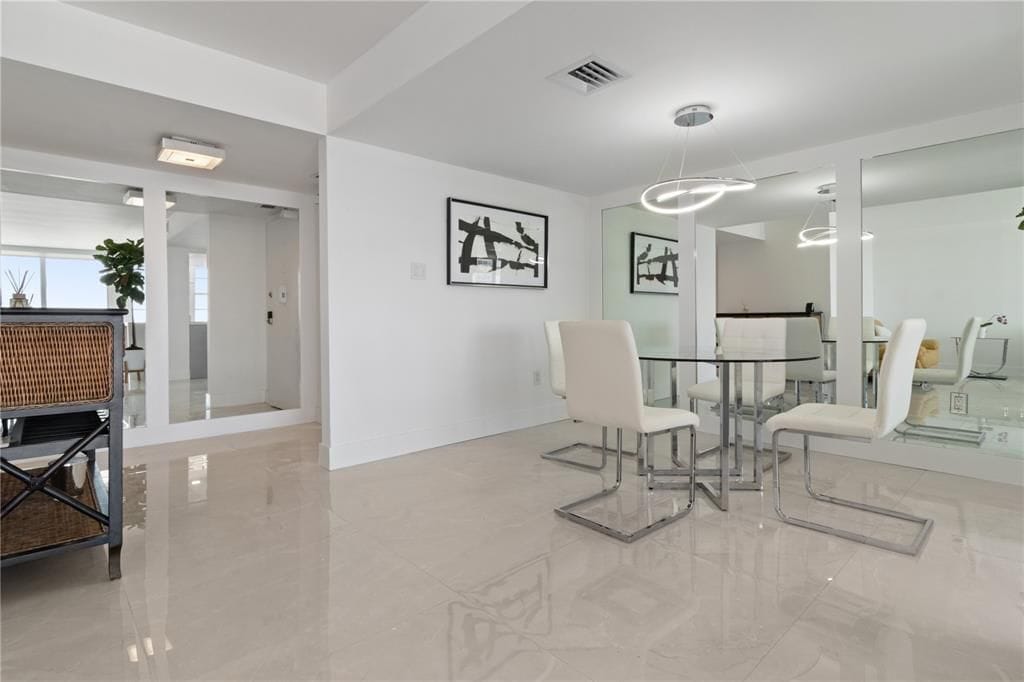 Building Photo - 18081 Biscayne Blvd