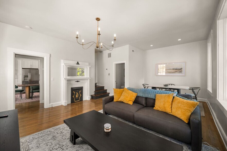 Building Photo - 1326 Broadway