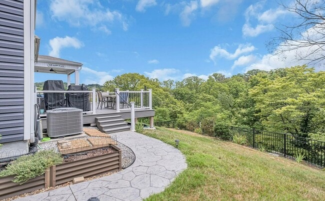 Building Photo - 756 Prominence Rd