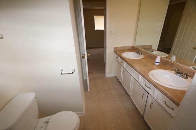 Building Photo - 9846 Sagepike Dr