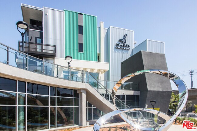 Building Photo - 8770 Washington Blvd