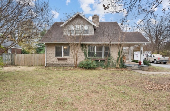 Building Photo - 1204 McGavock Pk