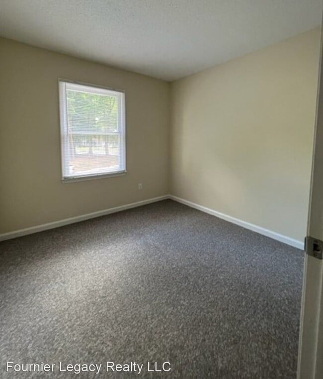 Building Photo - 3 br, 2.5 bath House - 4239 Baylor Street