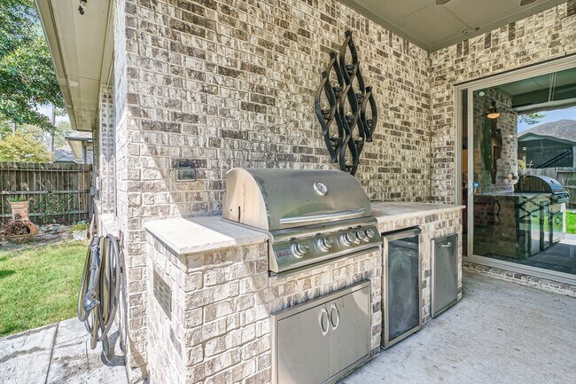 Building Photo - 13224 N Salmon River Cir