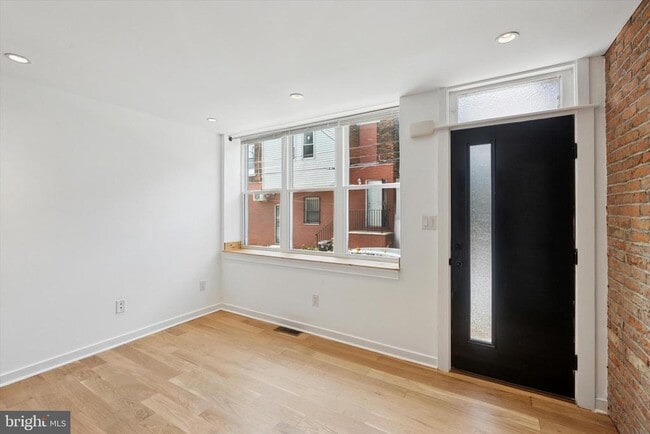 Primary Photo - 705 Watkins St
