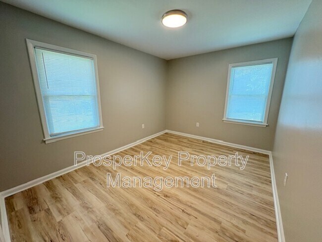 Building Photo - 5613 Pollman St