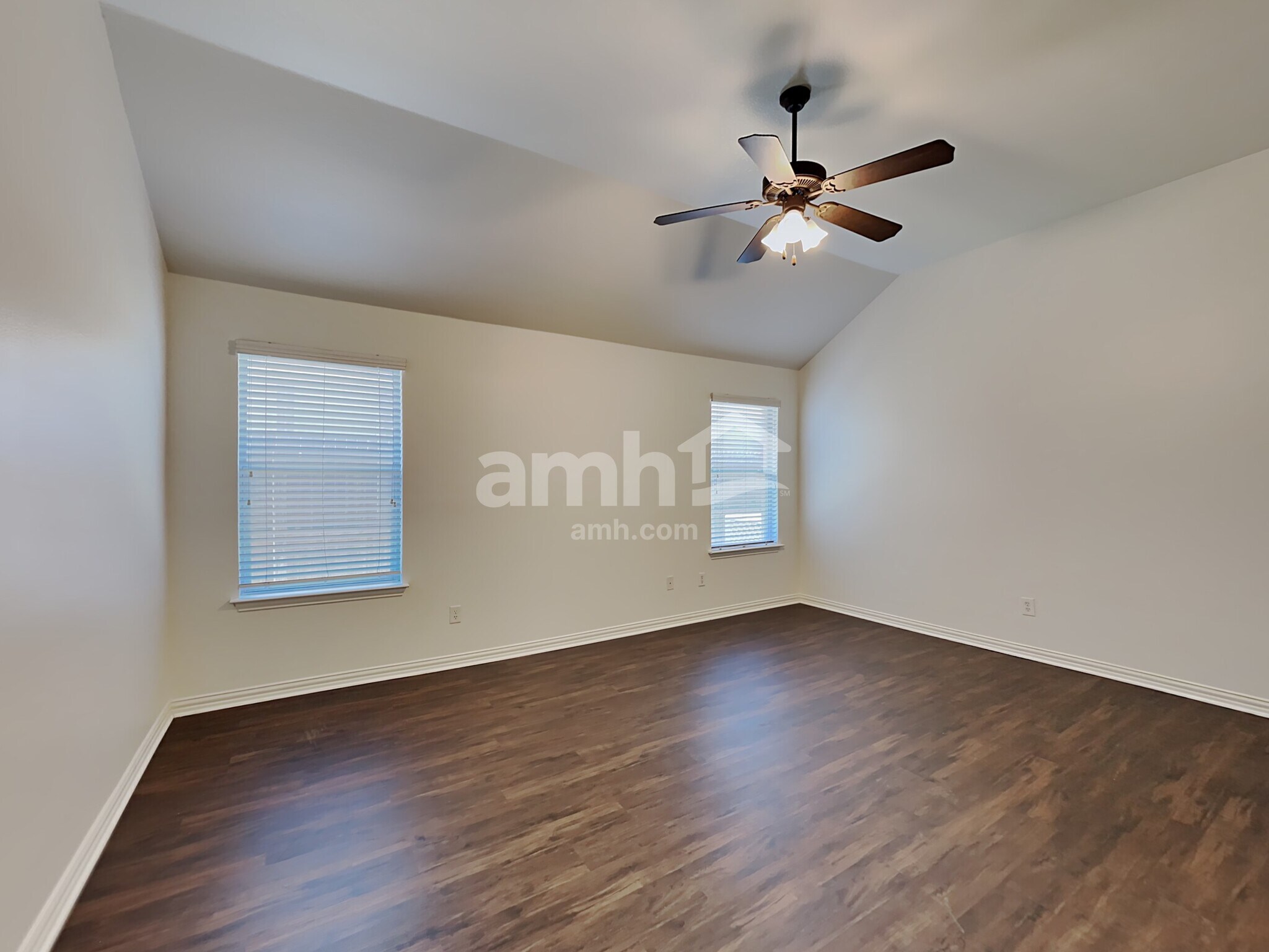 Building Photo - 5332 Sioux Creek Ln