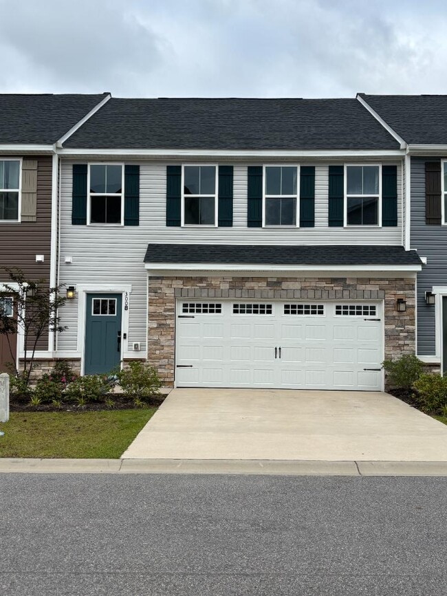 Building Photo - 300 Golan Cir