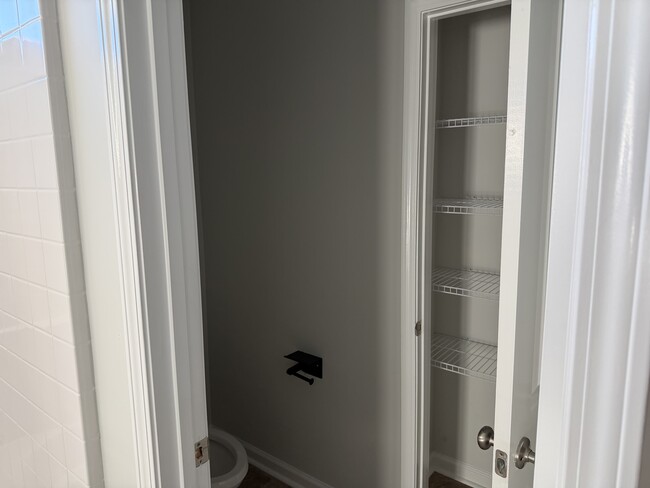 Building Photo - 212 Windfall Rd