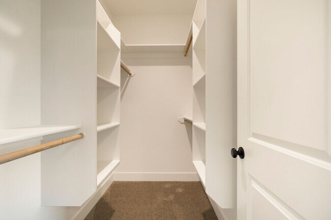 Building Photo - Beautiful 3 bedroom, 2 bath home in Paradise! Open Floor Plan with Attached Garage!