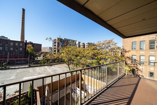 Building Photo - 72 Park Ave