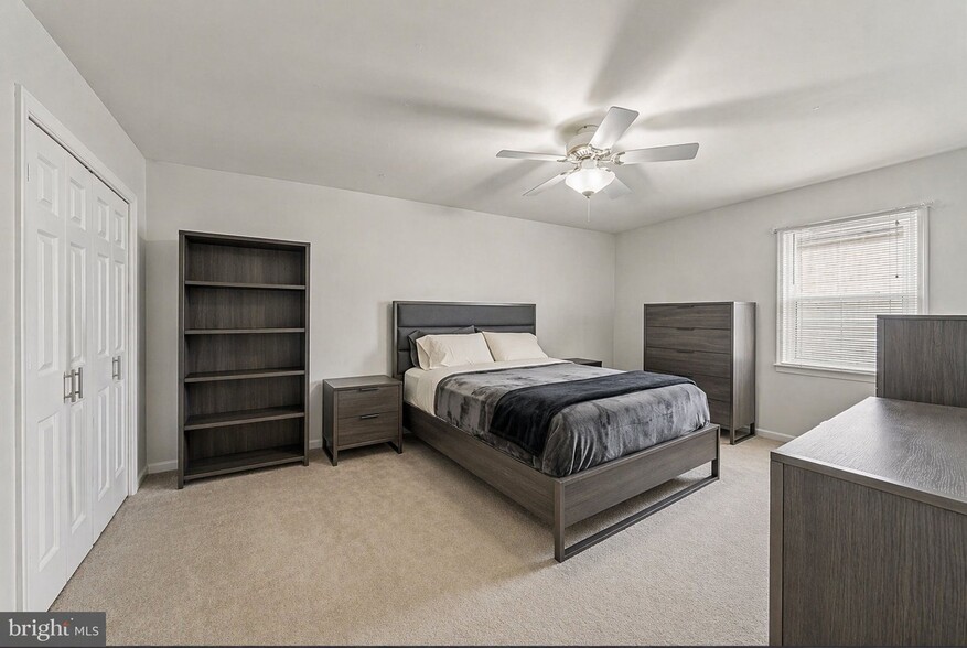 Building Photo - 5 Sarasota Dr