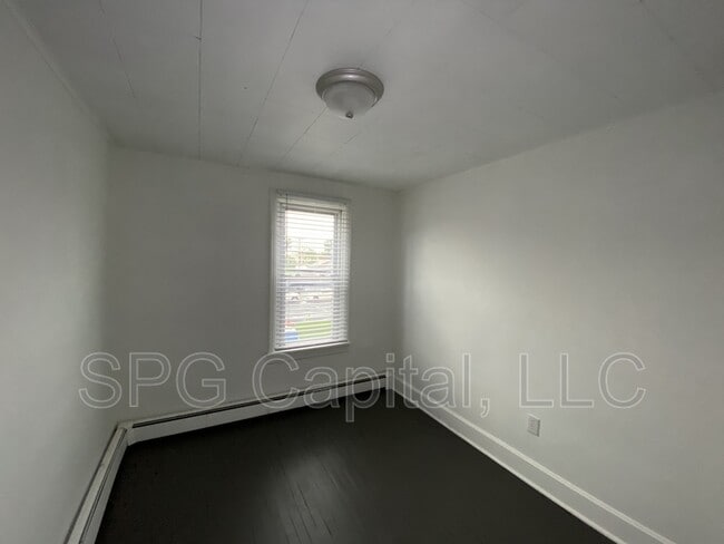 Building Photo - 297 2nd St