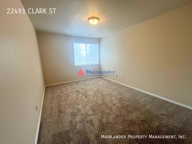 Building Photo - Beautifully Updated West Linn Home Near West Linn High School