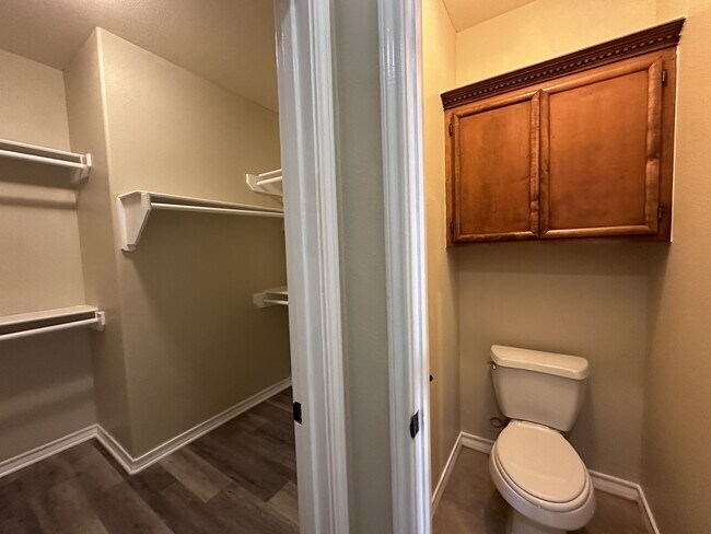 Building Photo - 5813 Aava Dr