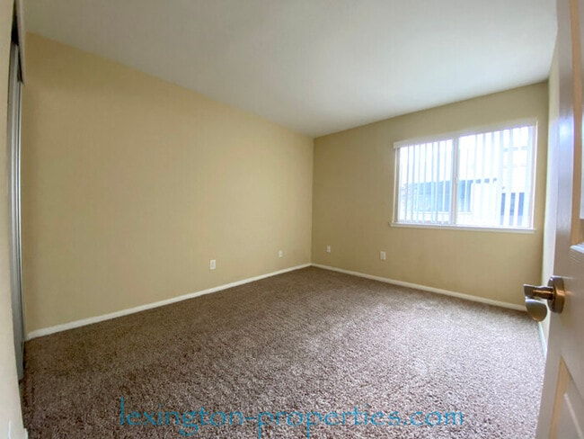 Building Photo - Stunning, 2Bed/2Bath, Condo Home with Views! ***Move-In Special!