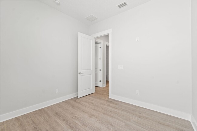 Building Photo - 263 Breakwater Blvd