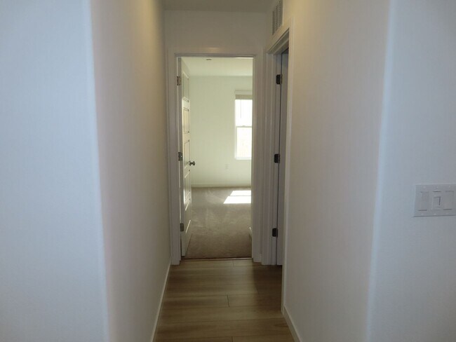 Building Photo - 12800 Spotted Wren Cir