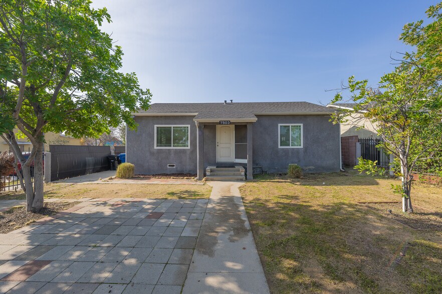 Building Photo - 7503 Camellia Ave