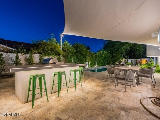 Building Photo - 4748 E Redfield Rd