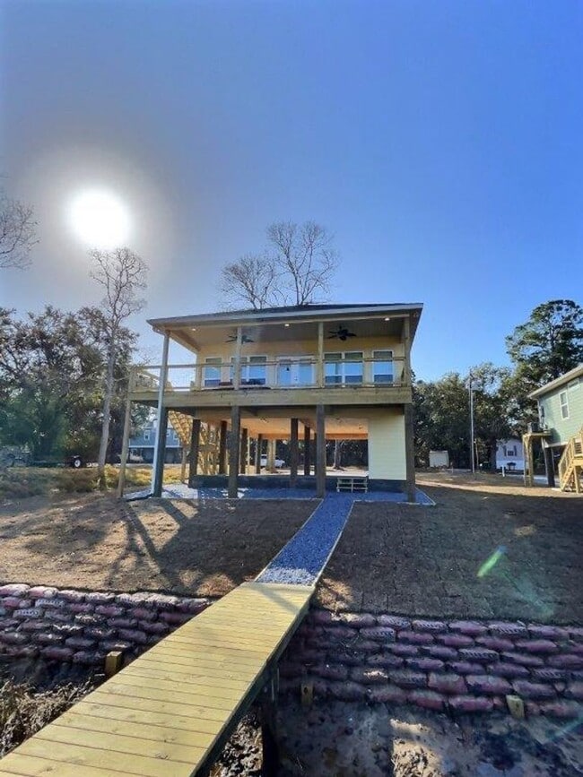 Building Photo - Fully furnished 2-bedroom house on the bayou