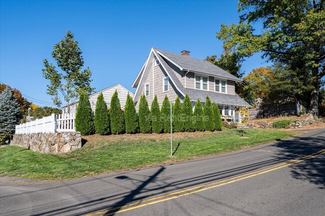 Building Photo - 15 Emerson St