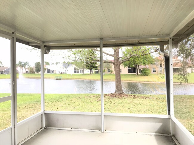 Building Photo - Beautiful Home in Waterford Lakes!