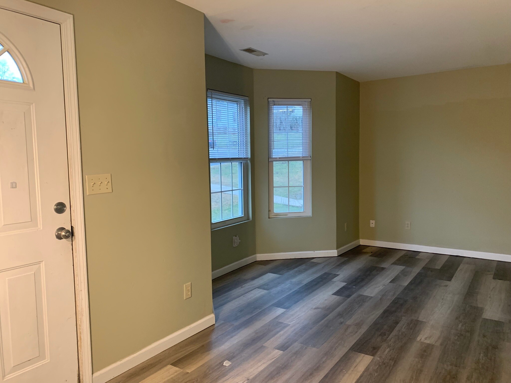 Building Photo - 403 Frank St