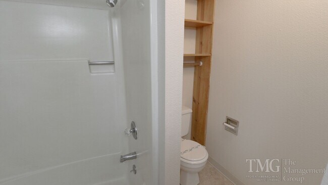 Building Photo - 3283 Addy St