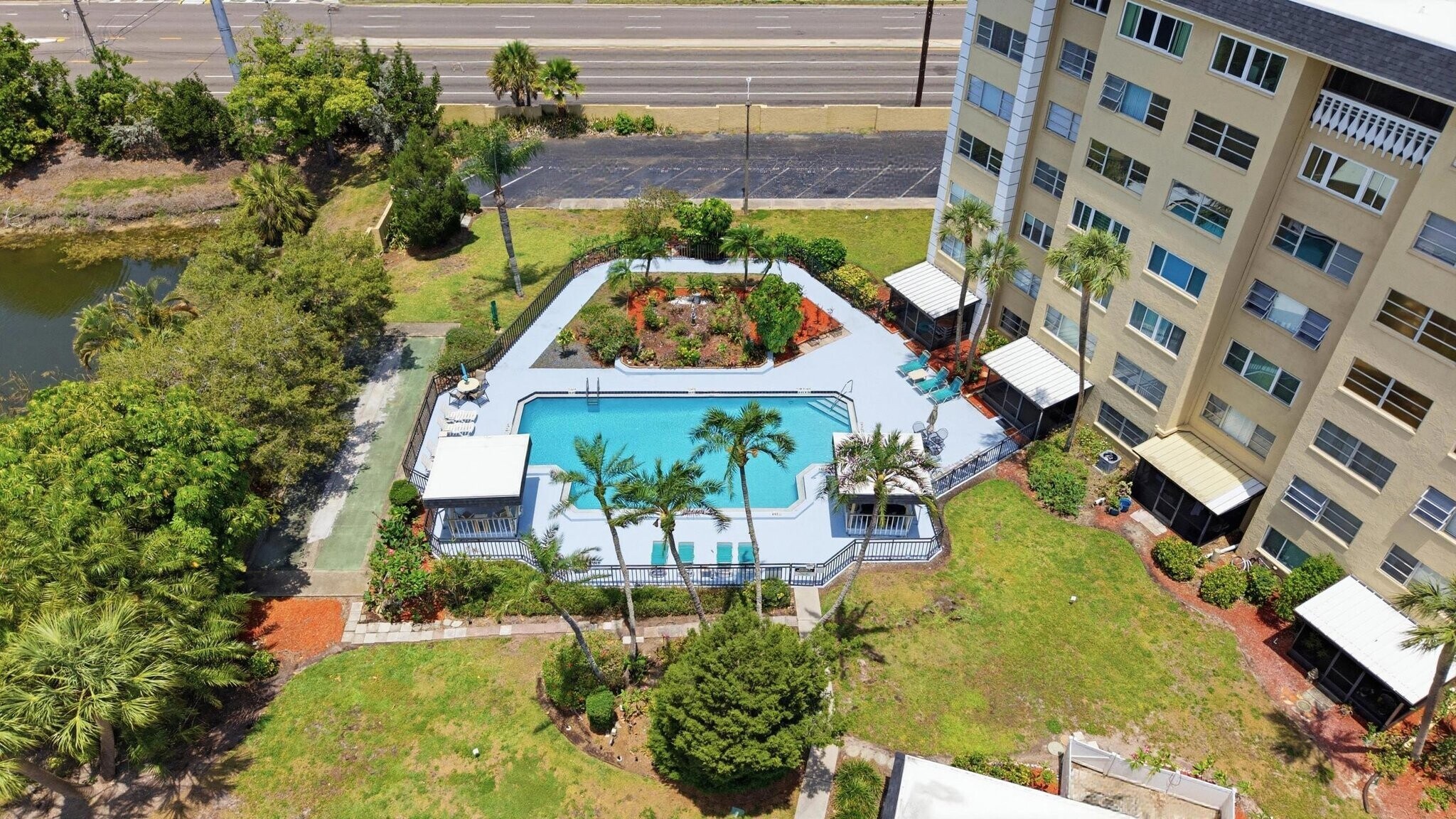 Building Photo - 8950 Park Blvd