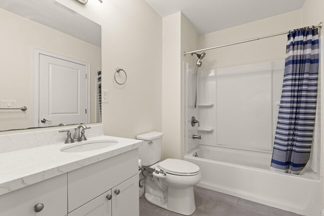 Building Photo - 70 Endicott St