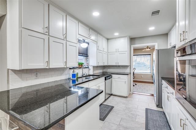 Building Photo - 1745 Westridge Dr