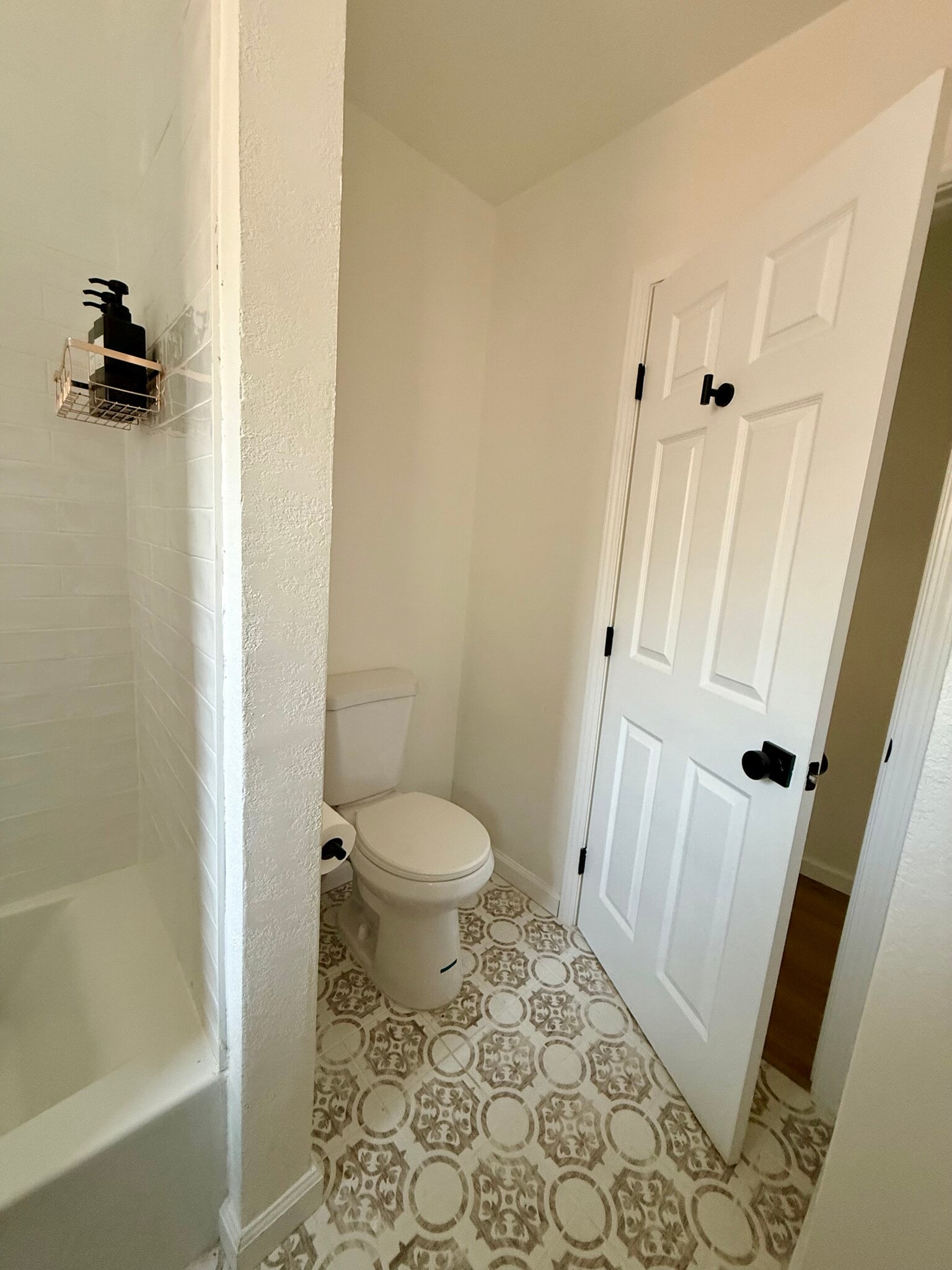 Building Photo - 4196 N Mountain View Ave