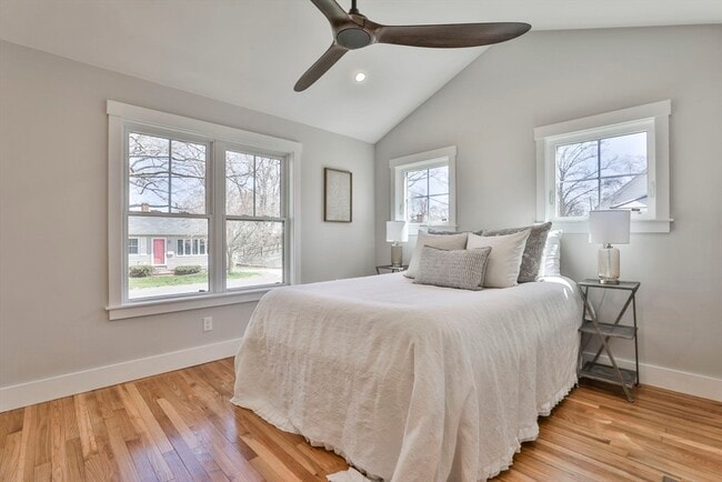 Building Photo - 7 Christopher St