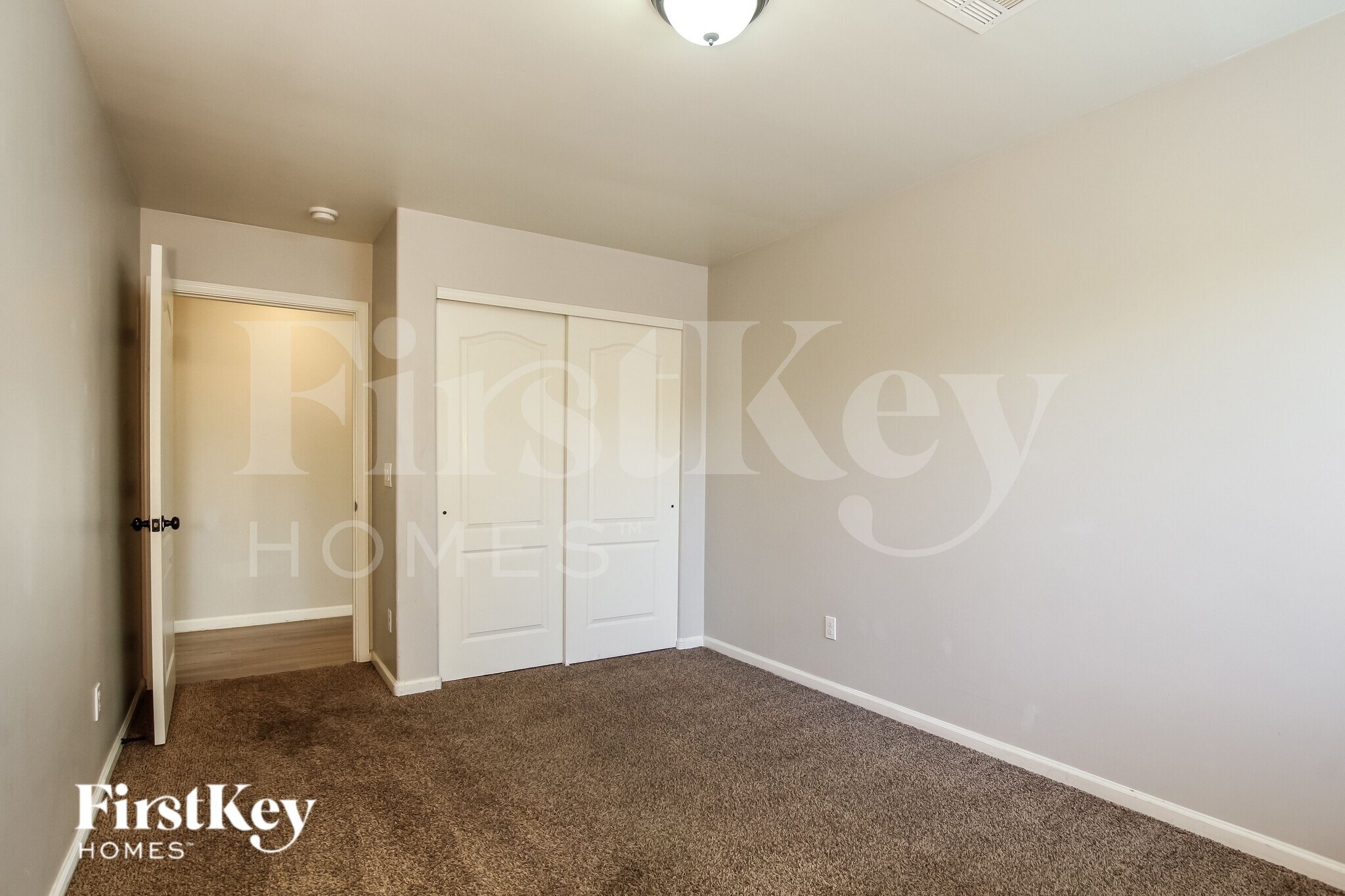 Building Photo - 2722 E Cactus Rd