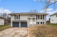 Building Photo - Beautiful 4 Bedroom and 2 Bathroom House in Independence