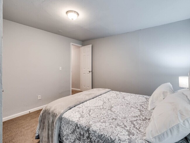 Building Photo - 1720 NW 30th St