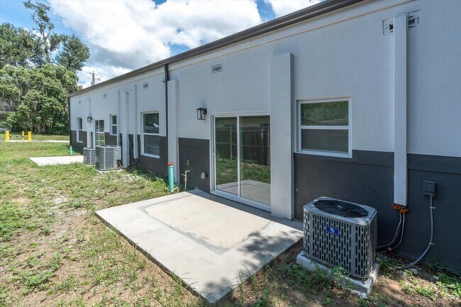Building Photo - 705 S Orange Ave