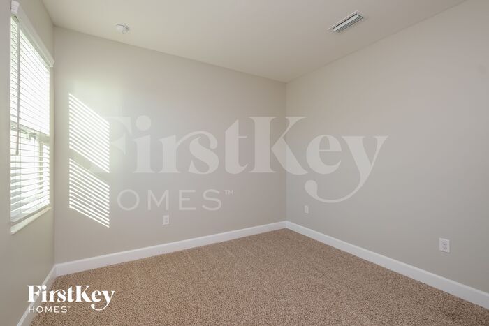 Building Photo - 6322 Heirloom Pl