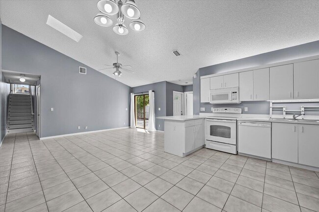 Building Photo - 12556 Woodmill Dr