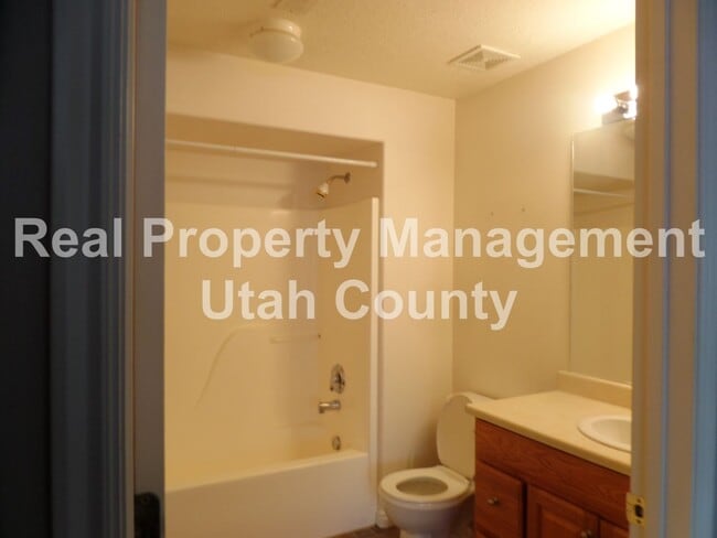 Building Photo - Eagle Mountain Condo