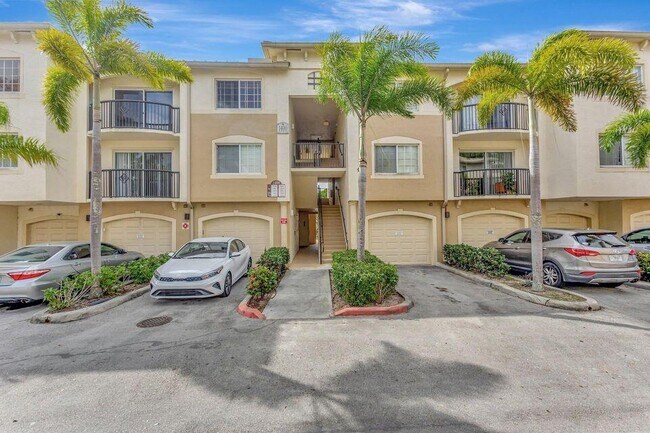 Building Photo - 1400 Crestwood Ct S