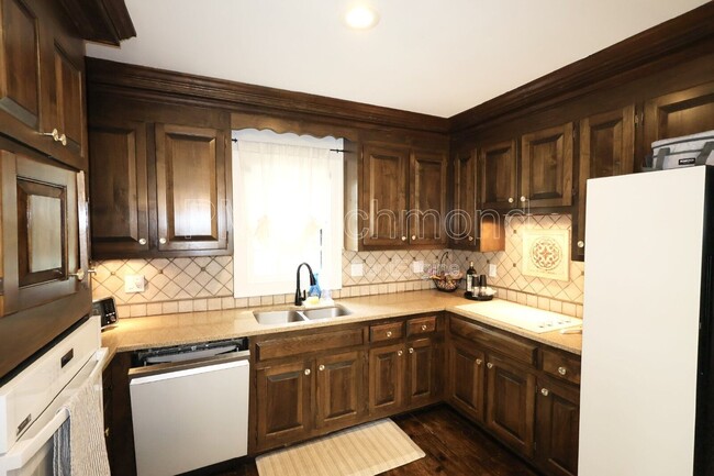 Building Photo - 10502 Crowncrest Ct