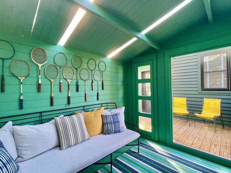 Building Photo - 108 Featherbone Ave