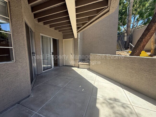 Building Photo - 1720 E Thunderbird Rd